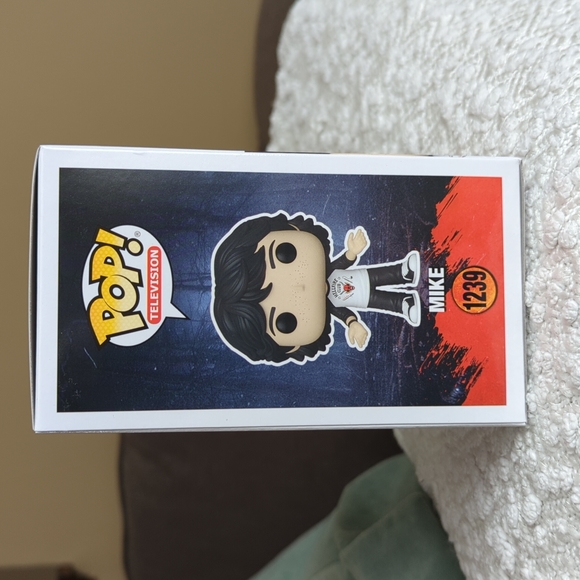 Stranger Things Mike Funko Pop NEW 1239 - Picture 2 of 7